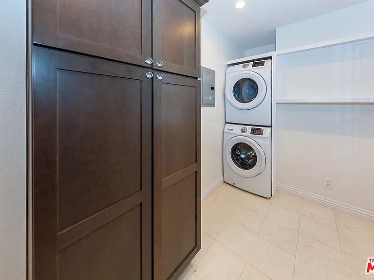 4184 Jackson Ave — Photo 7