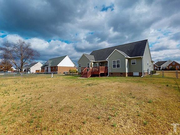 4th image of 307 Wesley Dr