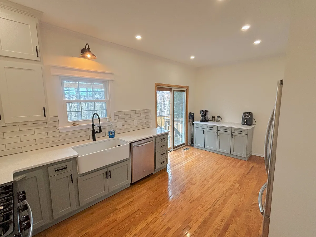 Building Photo - 18 Regency Dr