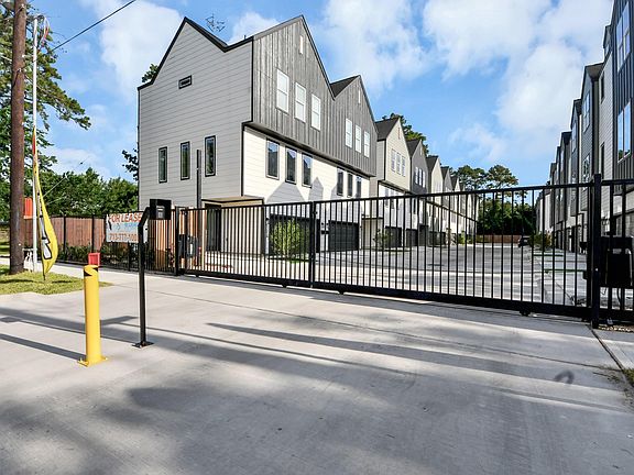 2nd image of 5302 Kindred Garden Ln #A