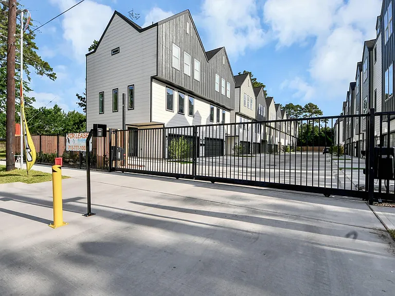 5302 Kindred Ln #A — Photo 2