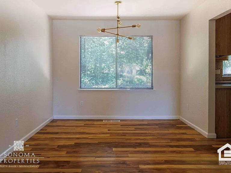 114 Melody Ct — Photo 16