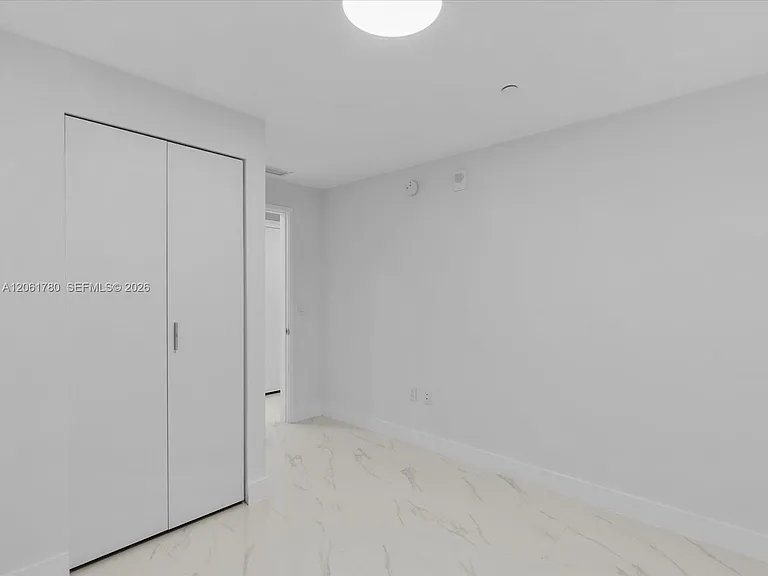 700 NE 24th St #503 — Photo 33