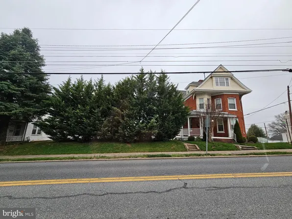 140 N Grant St, Waynesboro, PA 17268