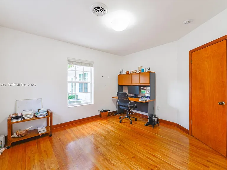 3031 SW 2nd Ave — Photo 25