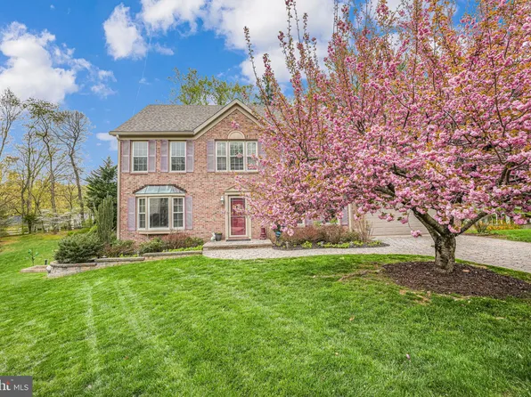 8717 Evangel Dr, Springfield, VA 22153