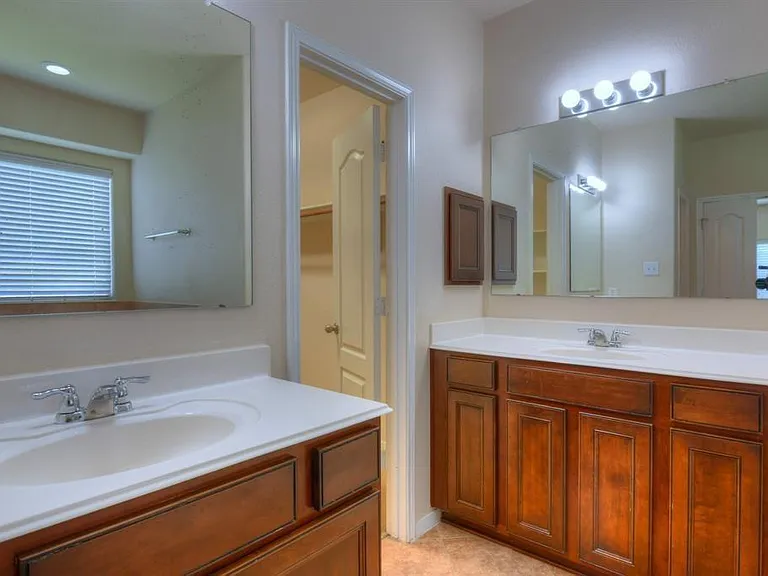 4711 Bellows View Dr — Photo 20