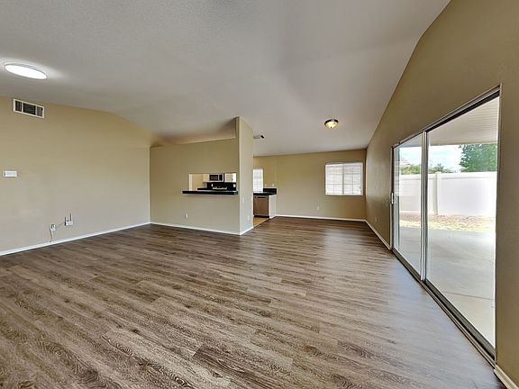 5th image of 1059 W Sunbrook Dr