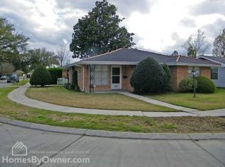 245 Willow Dr, Gretna, LA 70053