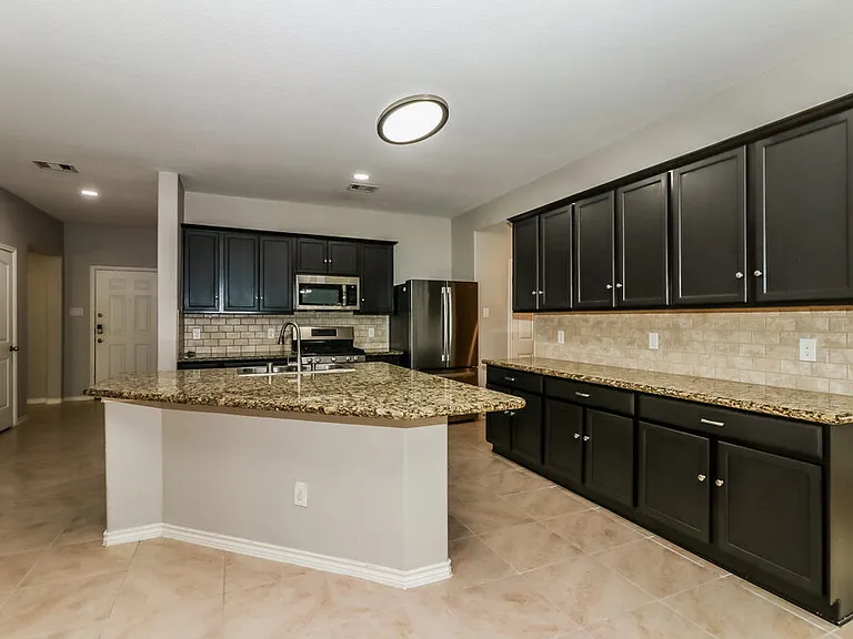 18003 Dalton Shadow Ln — Photo 5