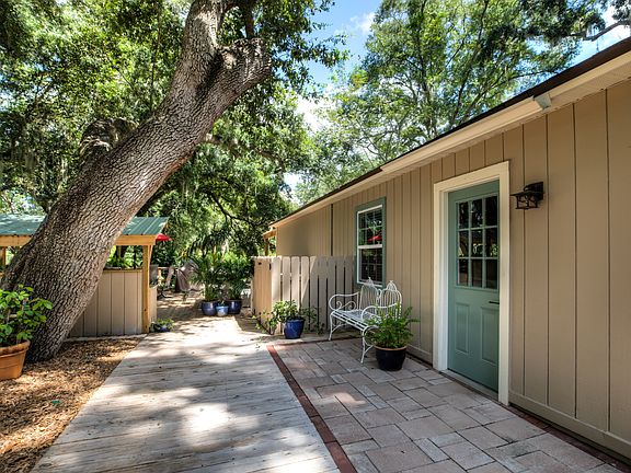 5th image of 3815 Vine Ln