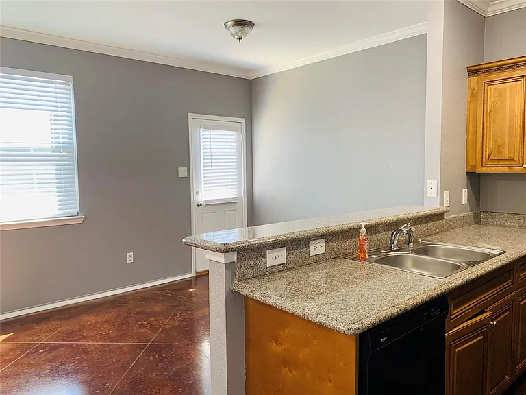 2304 Aldergate Dr — Photo 5