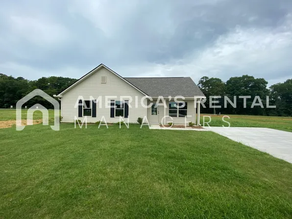 370 Sunlight Cir, Talladega, AL 35160