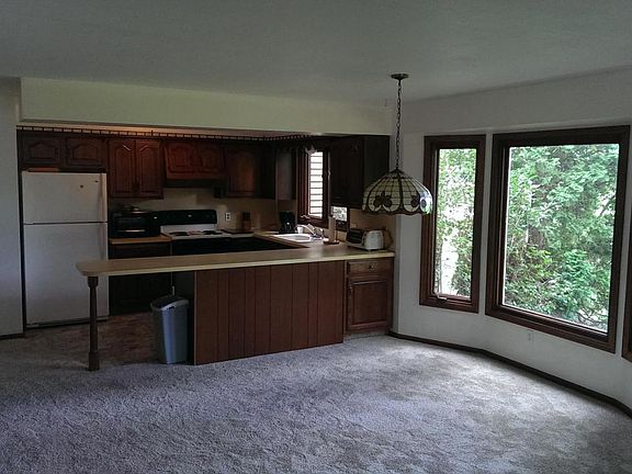 5th image of 3235 Calvin Ct SW