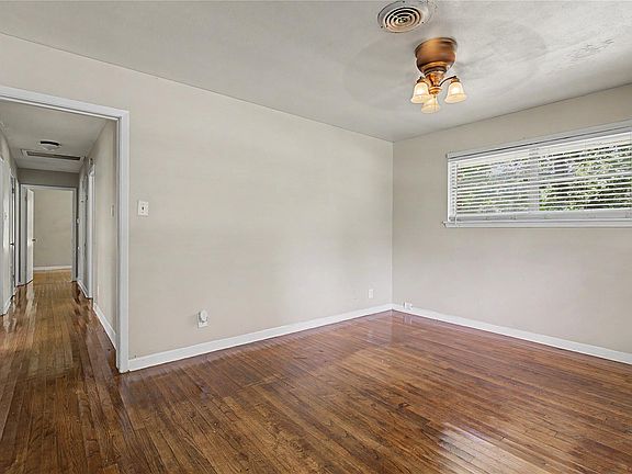 5th image of 802 Cline St
