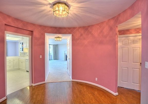 4th image of 555 Laurel Ave APT 301