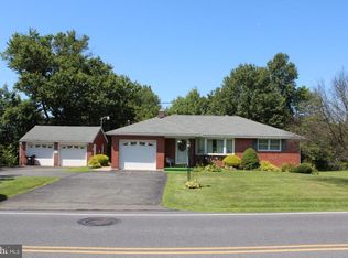 1900 Hoffmansville Rd, Frederick, PA 19435