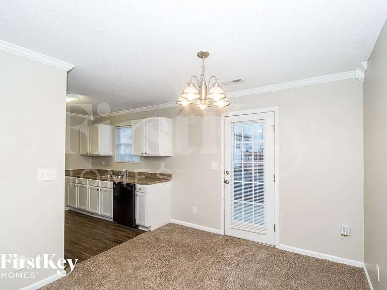 604 Rays Ln SE — Photo 5