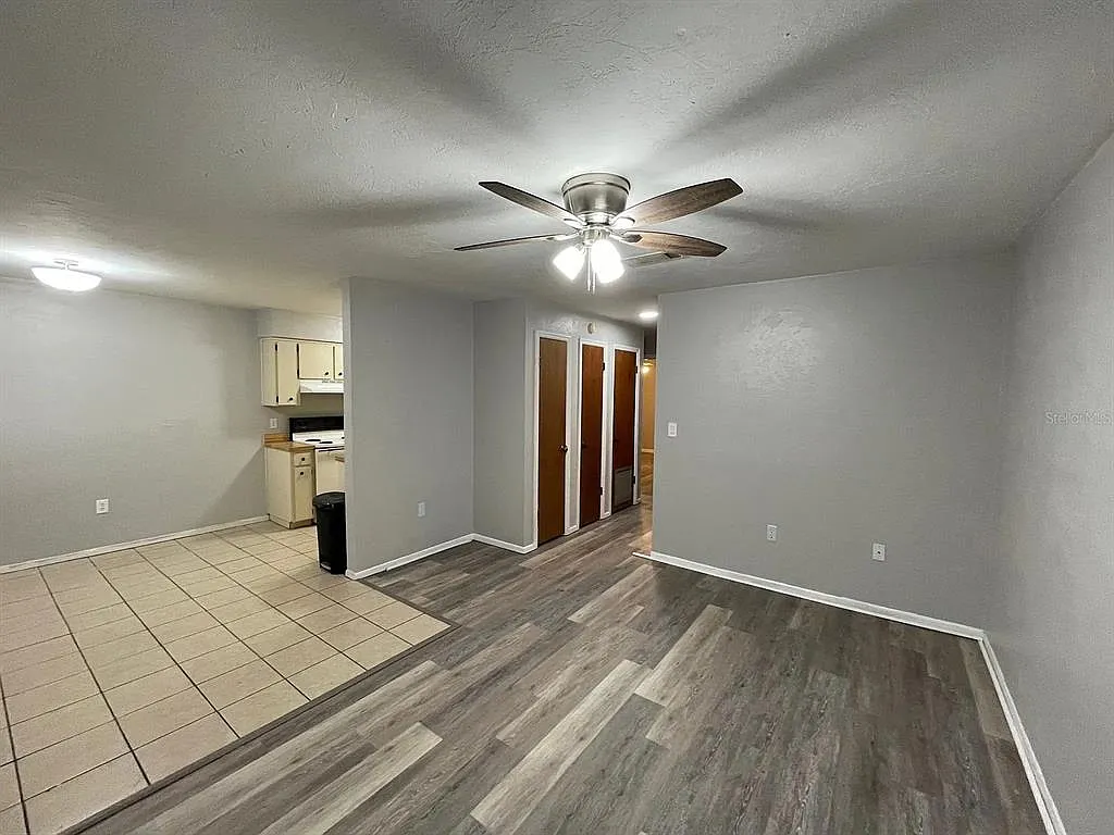 Building Photo - 2210 SW 70th Ter