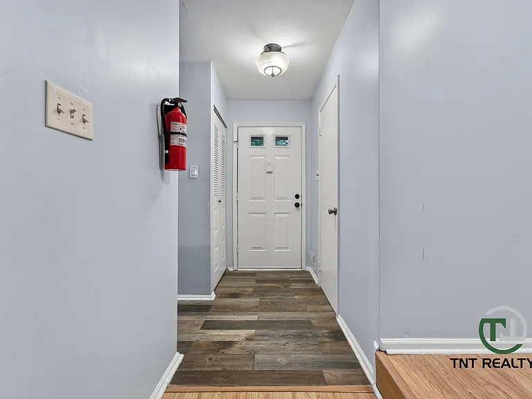 323 Constitution Cir — Photo 4