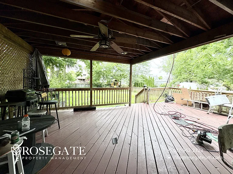7181 Windsor Cres — Photo 17