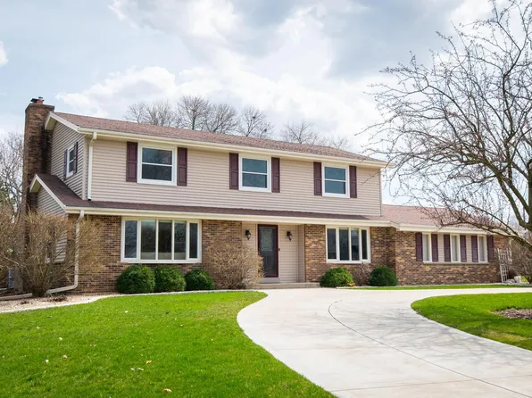 2030 Michelle DRIVE, Brookfield, WI 53045