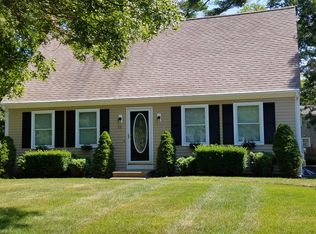 15 Chatham Ln, Mashpee, MA 02649