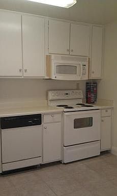 4th image of 1421 D St APT 8