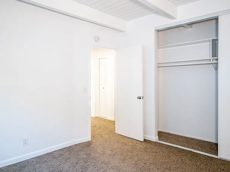 10 Park Ave #7 — Photo 17