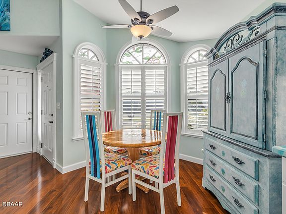 4th image of 794 Pine Shores Cir