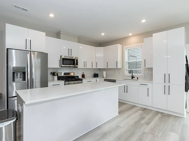 2121 Titanium Rock Rd — Photo 7
