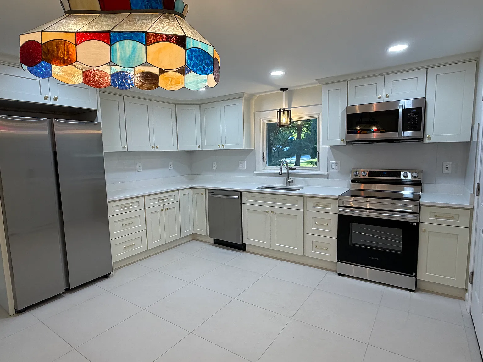 4 bed, 1700 sqft, $4,400 — Photo 2
