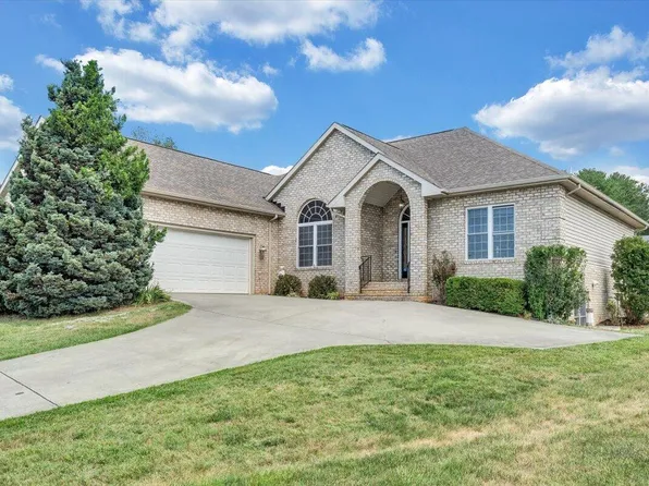 1619 Sterling Place Cir, Roanoke, VA 24012