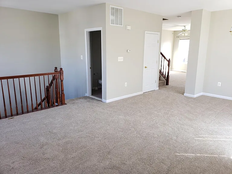 1006 Hoke Ln — Photo 5