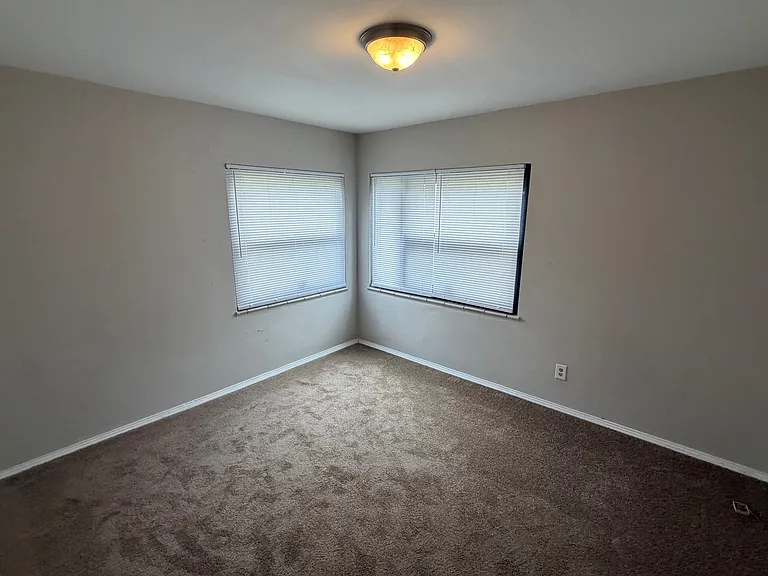 452 Wrexham Ave #B — Photo 10