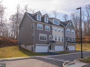 404 Rock Run Cir, Broomall, PA 19008