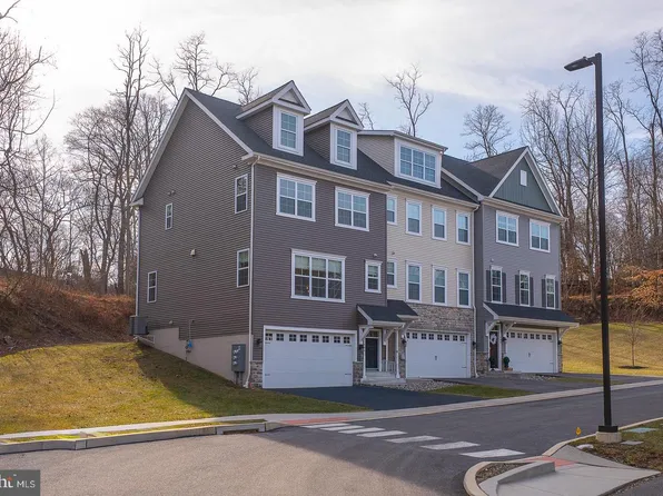 404 Rock Run Cir, Broomall, PA 19008