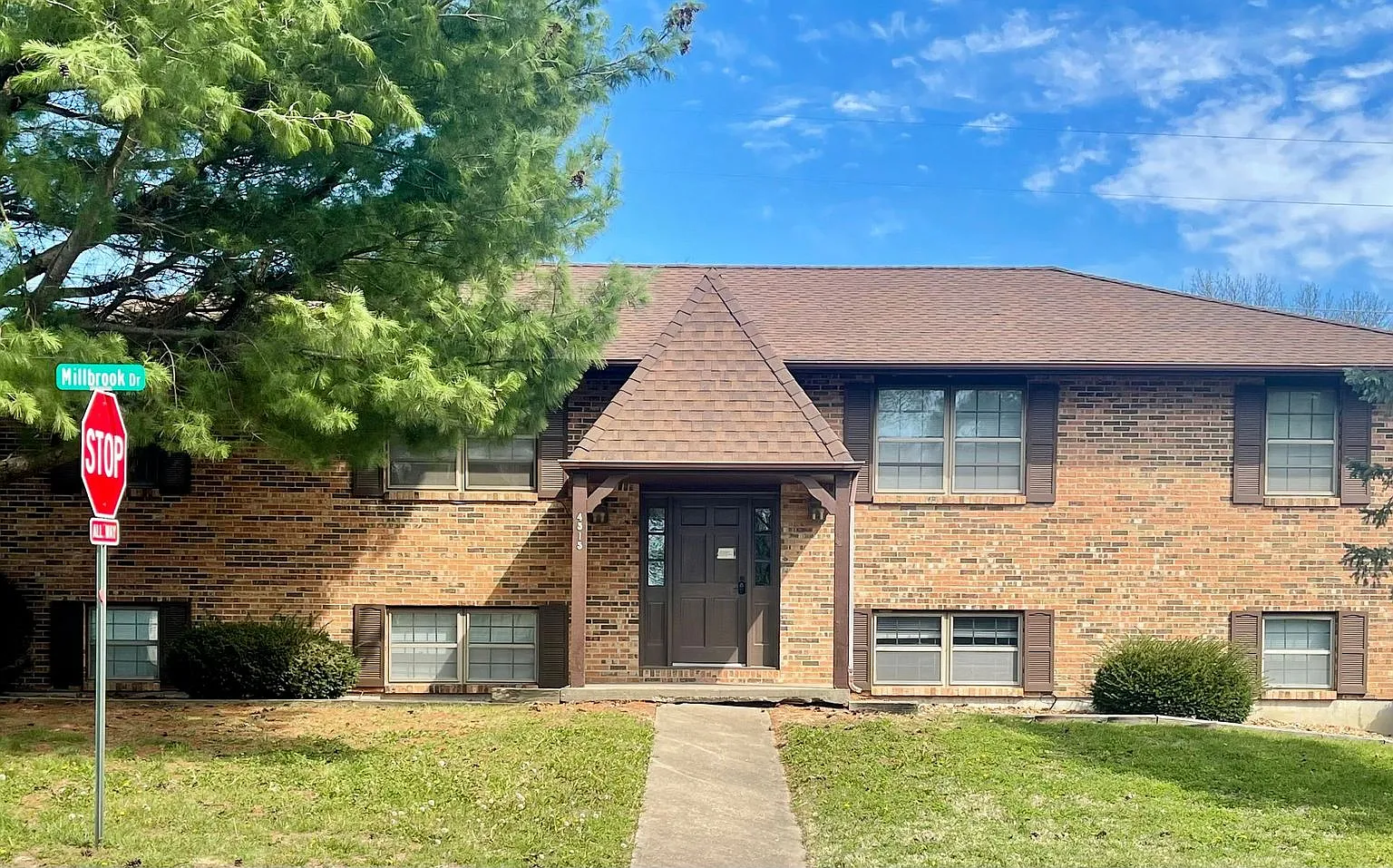 4515 W. Millbrook Dr — Photo 2