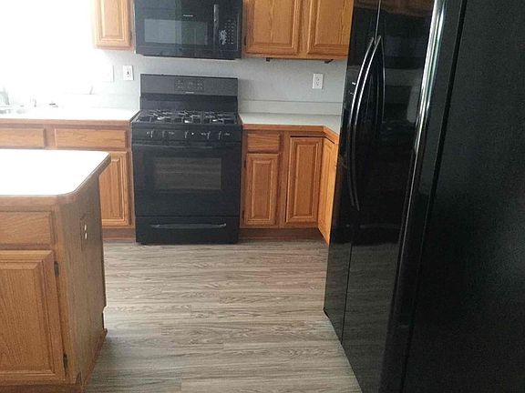 5th image of 868 Windy Meadow Dr