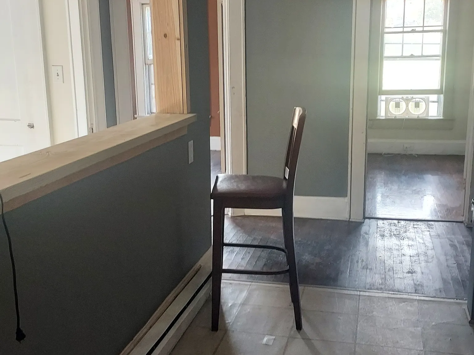 2 bed, $1,100 — Photo 3