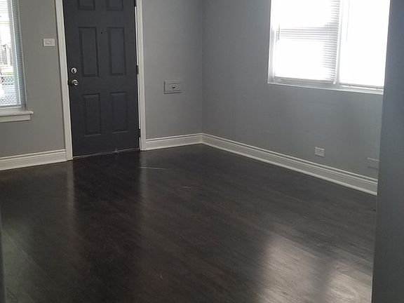 4th image of 10146 S Hoxie Ave
