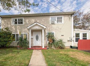 7 Barnfield Rd, Copiague, NY 11726