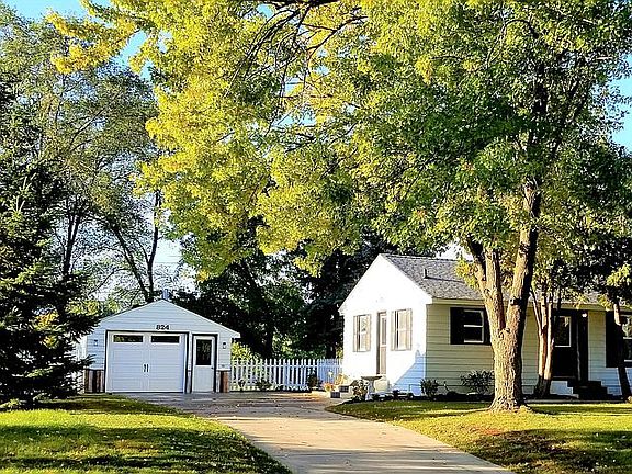 Large Beautiful Yard!