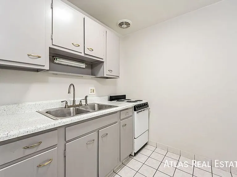 510 N Dayton St #10 — Photo 7
