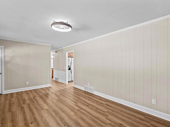 5th image of 1804 Clingman Rd