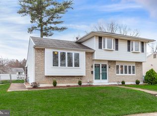 101 Manor Ct, Runnemede, NJ 08078