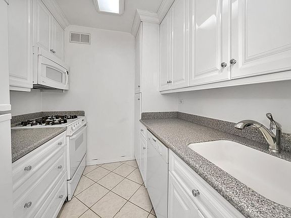 4th image of 27 E 65th St APT 2E