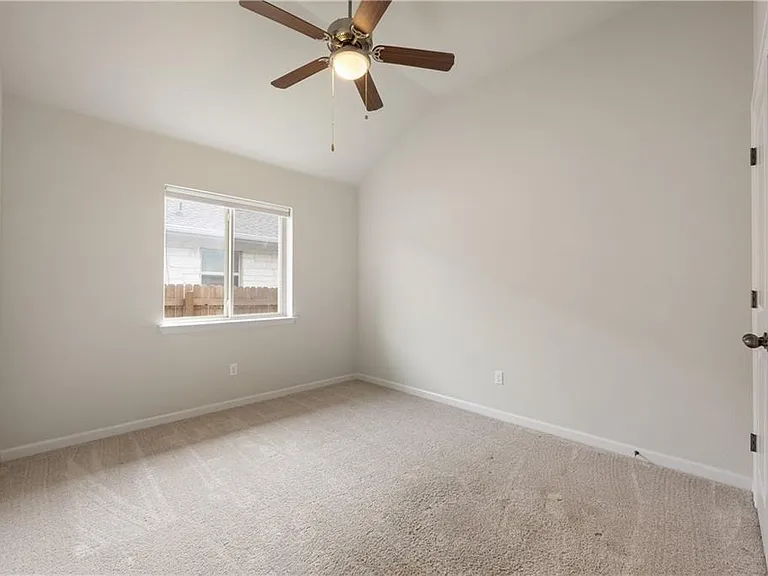 242 Krupp Ave — Photo 13