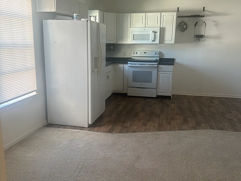 409 Pewter Ct — Photo 19