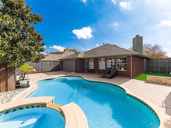 3rd image of 10812 Robincreek Ln